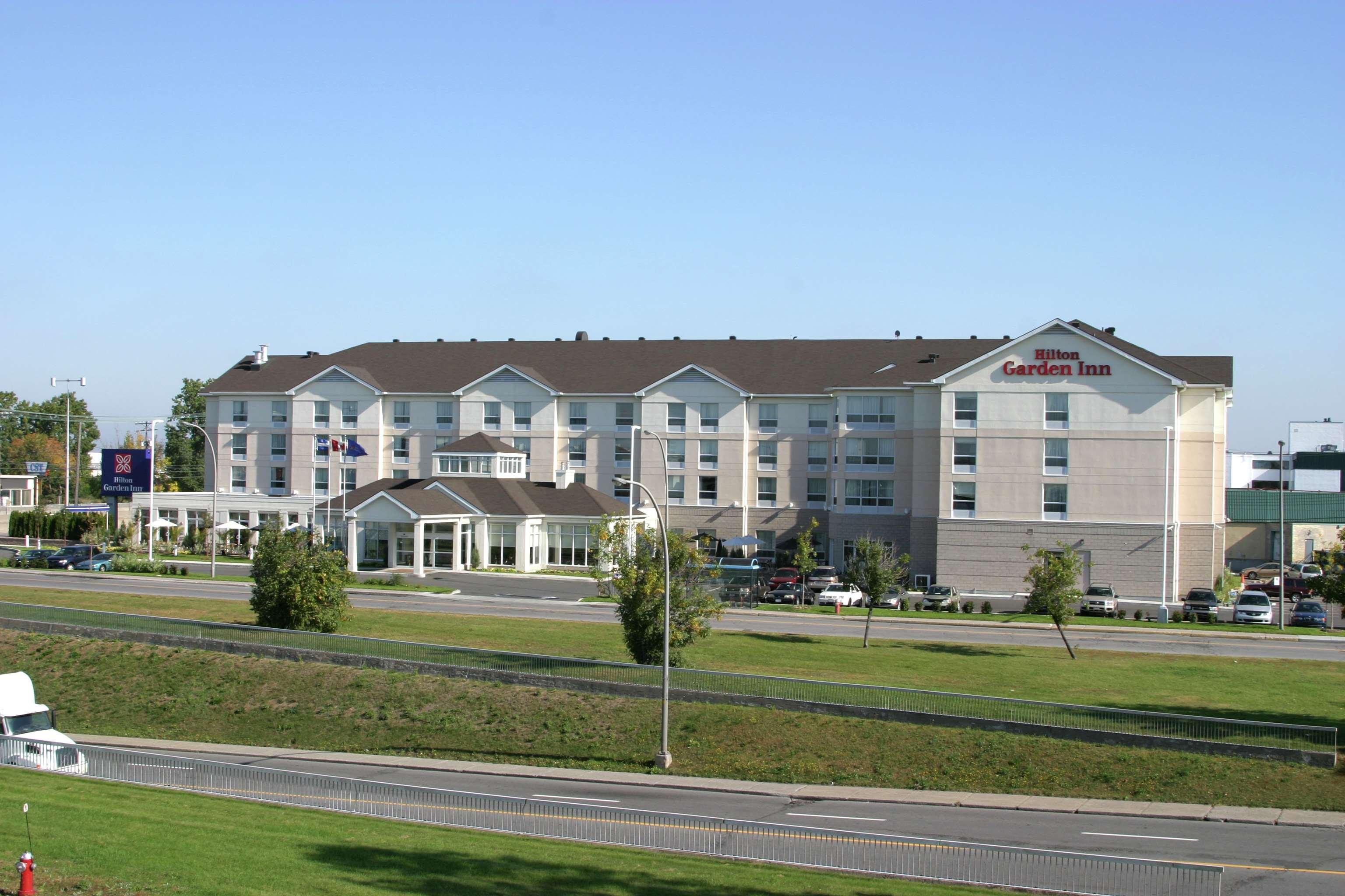 Hilton Garden Inn Montreal Airport Дорваль Экстерьер фото